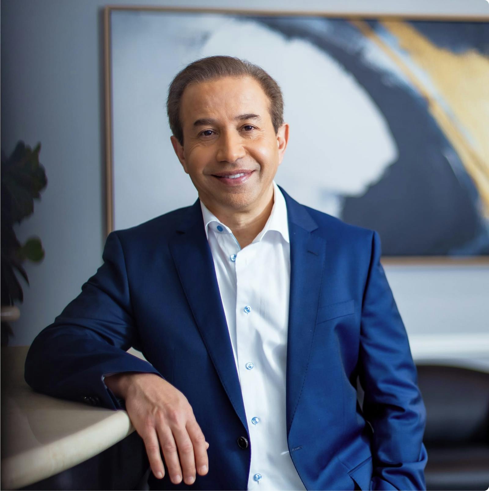 Dr. Reza Bolourian